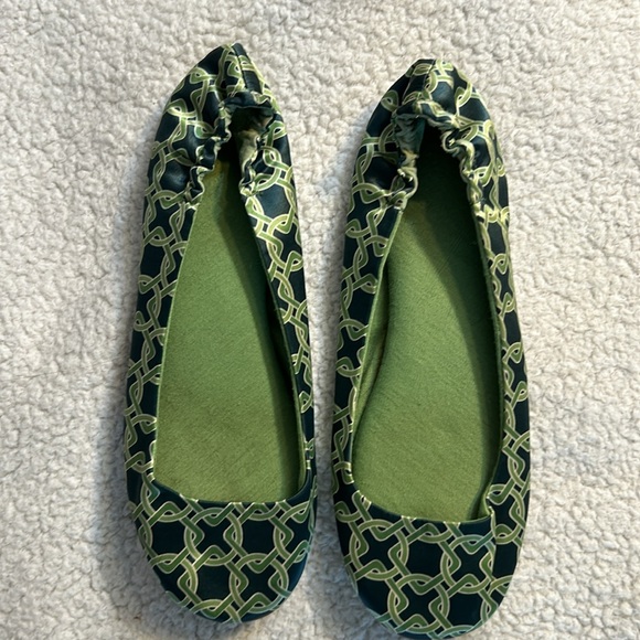 Banana Republic Green Patterned Flats - Picture 2 of 6
